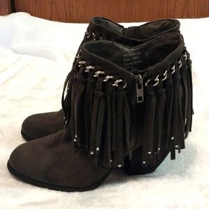 NOT RATED BRAND LEATHER TASSLE RHINESTONE HEELED booties size 6